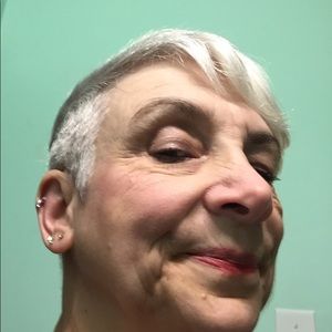 Meet your Posher, Gloria